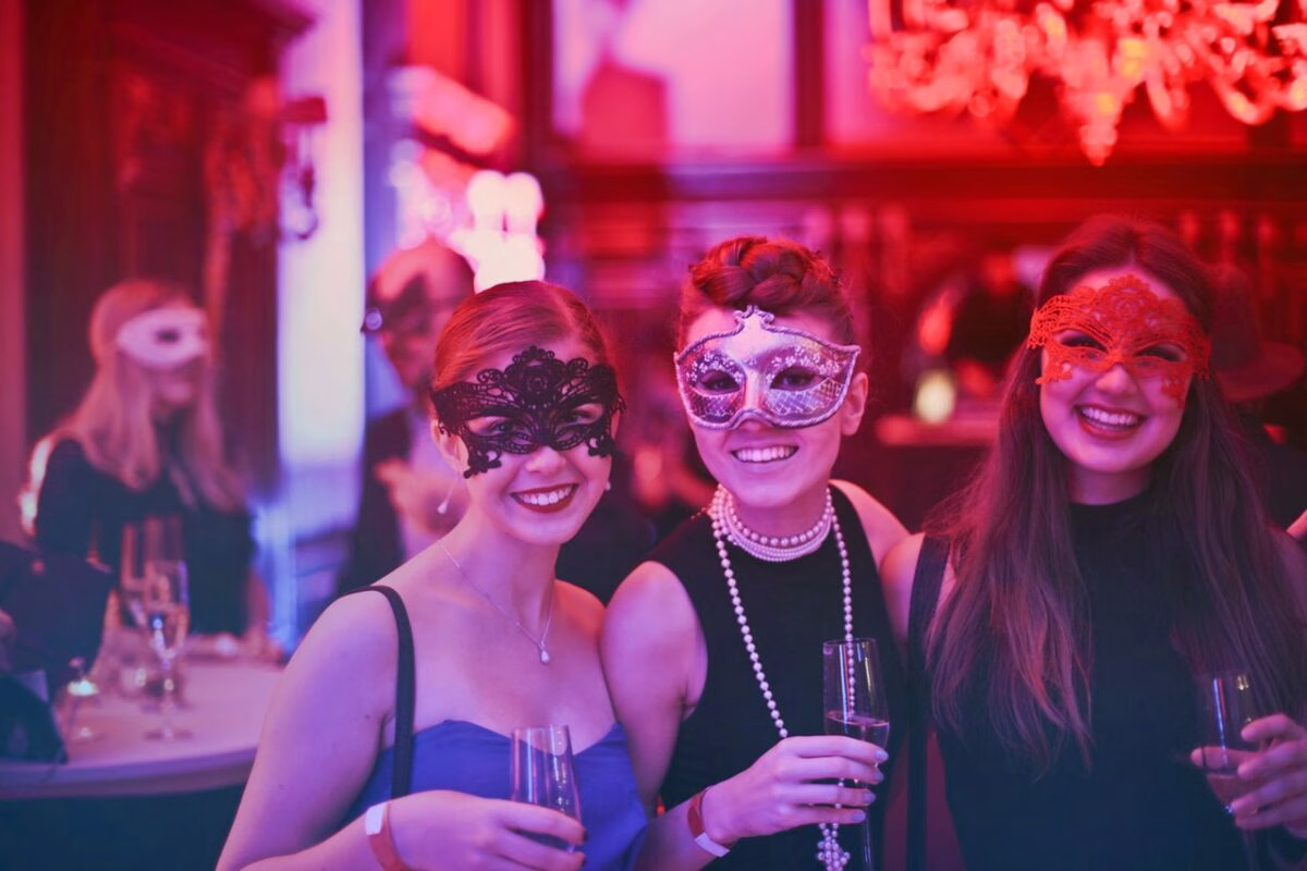 8 Perfect Venues for your Debut