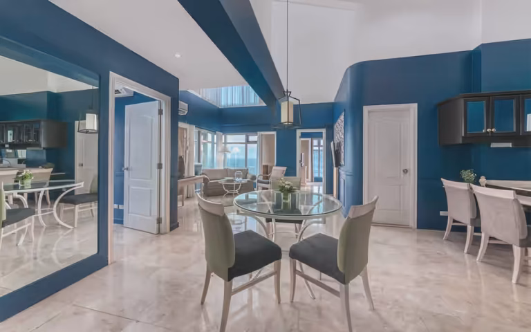 Regency Suite